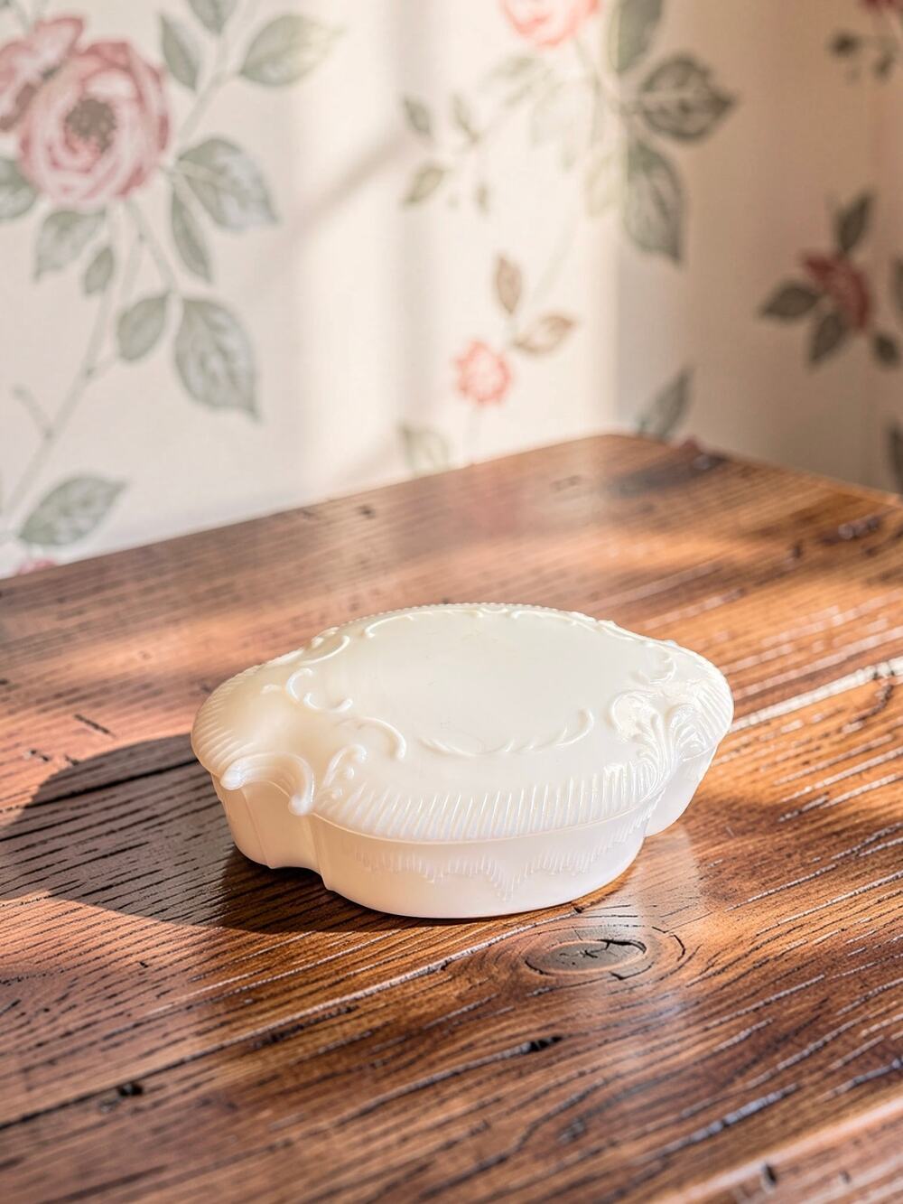 Vintage Milk Glass Trinket Box Covered Dresser Dish Ornate Scroll 5” White